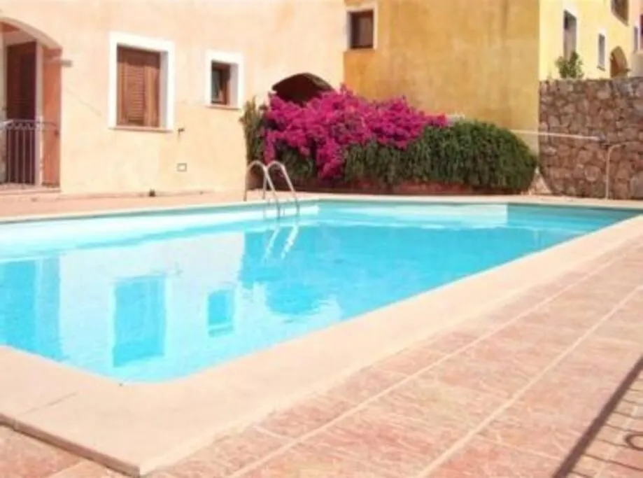 Residence Dei Fiori Con Piscina サンタ・テレーザ・ガッルーラ 0*,